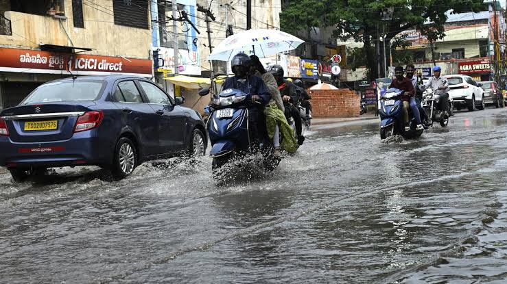 Heavy Rain Alert for Several Telangana Districts, Yellow Warning Issued