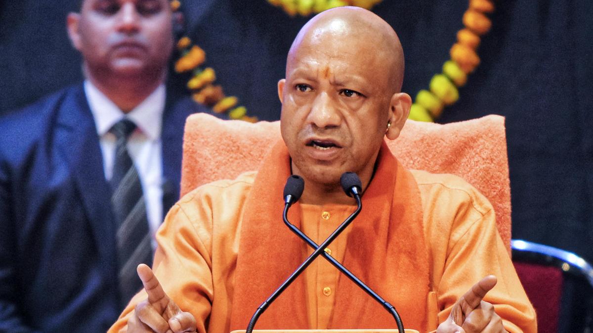 రాహుల్, అఖిలేశ్పై యోగి ఘాటు వ్యాఖ్యలు