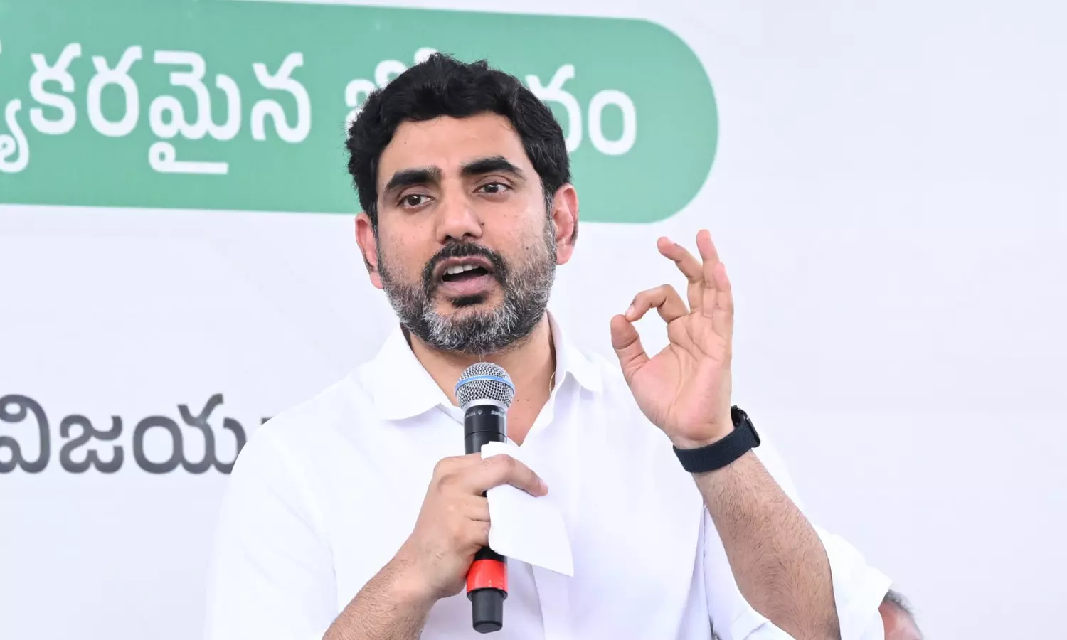 లోకేశ్ కాన్వాయ్ తగ్గింపు.. సాదాసీదా ప్రయాణం