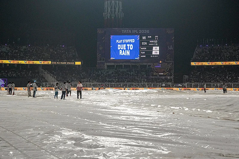 MI vs KKR Match Halted Due to Rain