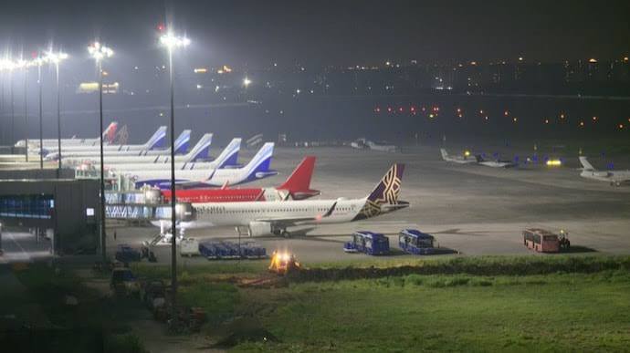 Weather Disrupts Mumbai Airport Operations...Flights Diverted