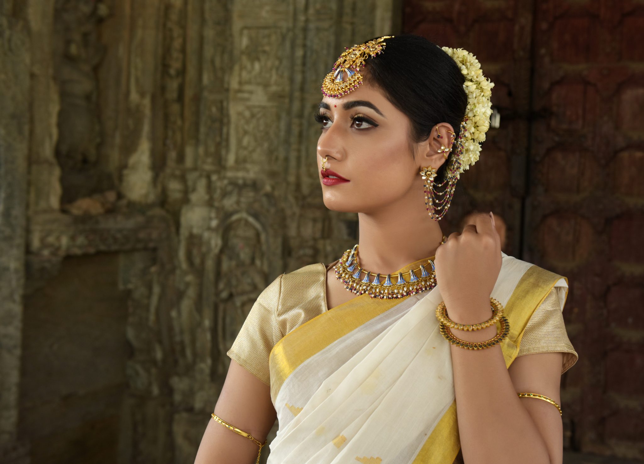 బంగారం ధరలకు బ్రేక్...తగ్గిన పసిడి రేట్లు