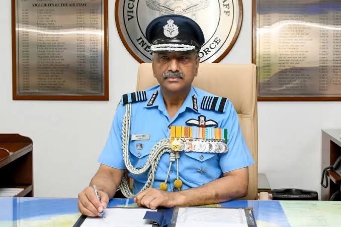 కొత్త ఐఏఎఫ్‌ చీఫ్‌గా అశుతోష్‌ దీక్షిత్‌