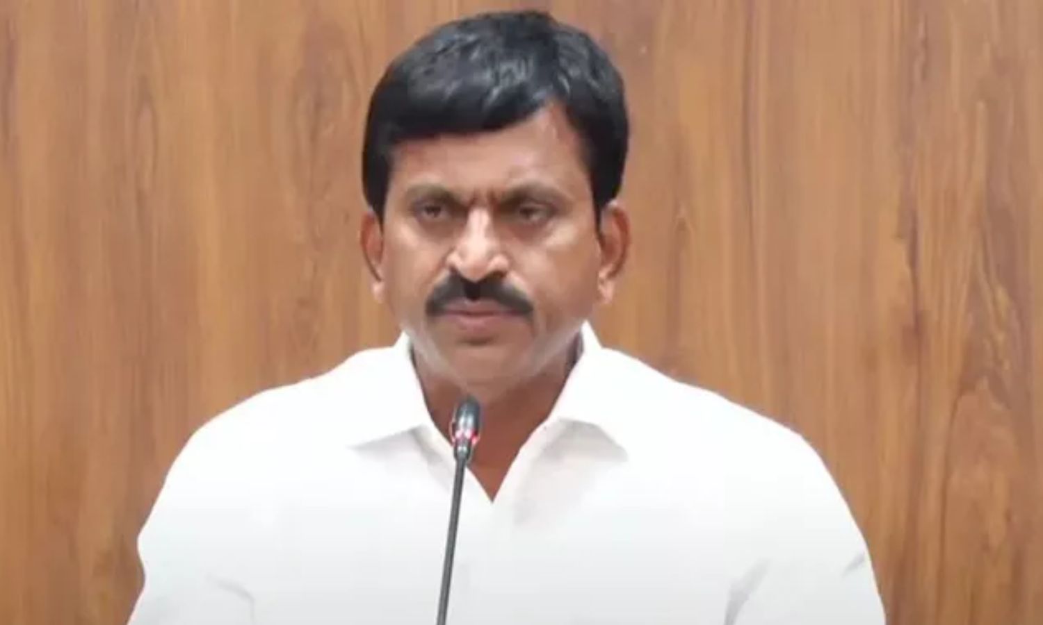 నిషేధిత భూములపై ప్రజలు ఎలాంటి ఆందోళన చెందొద్దు: మంత్రి పొంగులేటి