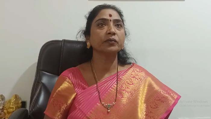 మాజీ ఎమ్మెల్యే రేఖా నాయక్పై కేసు నమోదు