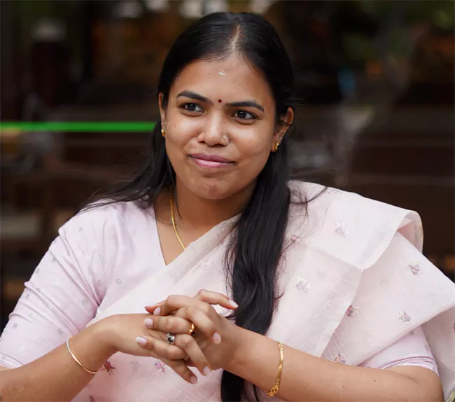 స్టాలిన్, చంద్రబాబు, మమతా బెనర్జీలకు రాజకీయ సలహాదారుగా పనిచేశా: మంత్రి కీర్తన