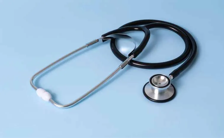 Treating Patients Without Qualifications.. Fake Doctors Create Stir in Hyderabad!
