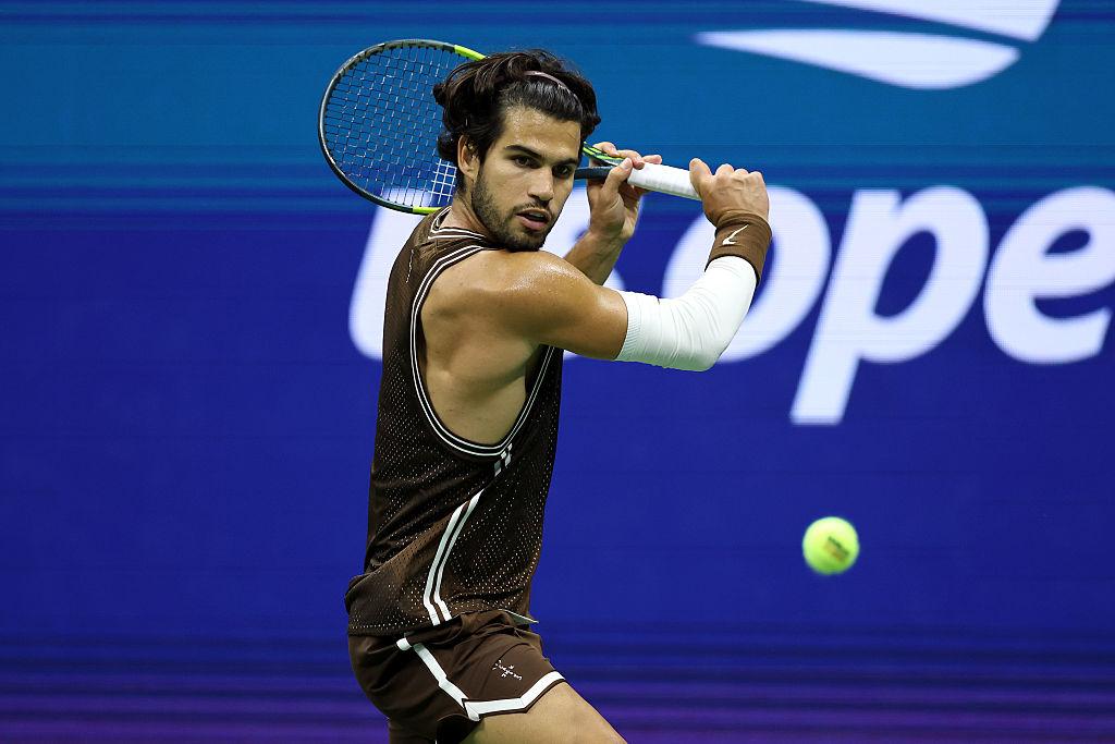 Alcaraz Storms Into US Open Pre-Quarterfinals