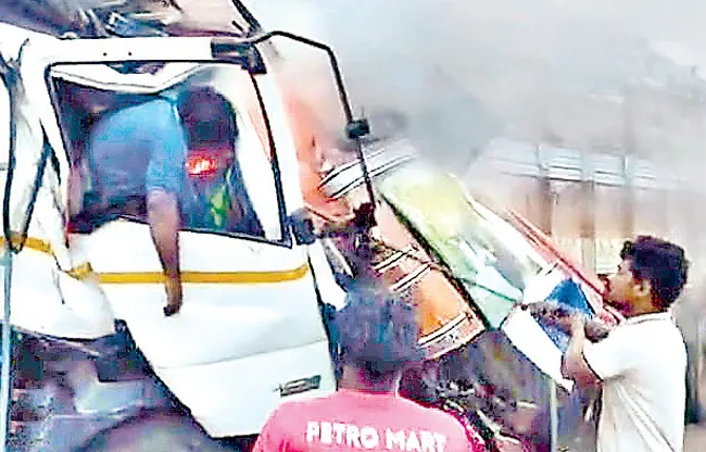 Six killed in lorry collision