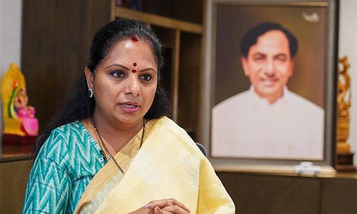 కవితకు దిల్లీ హైకోర్టు నోటీసులు