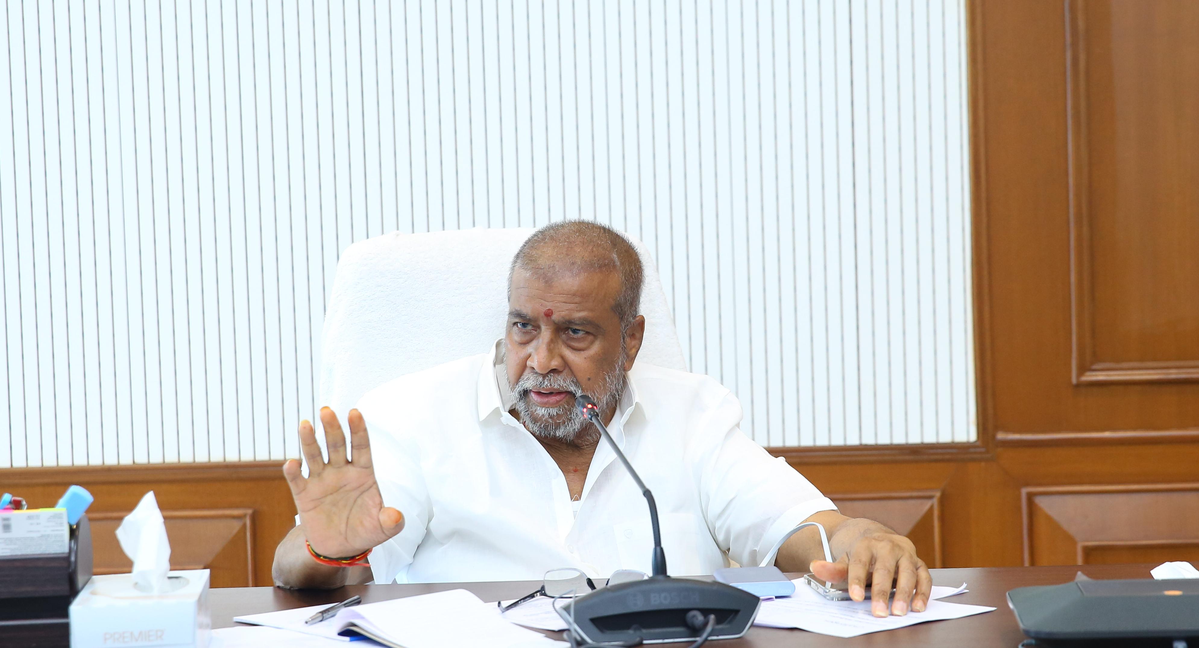 Health Minister Reviews Ebola Preparedness in Telangana