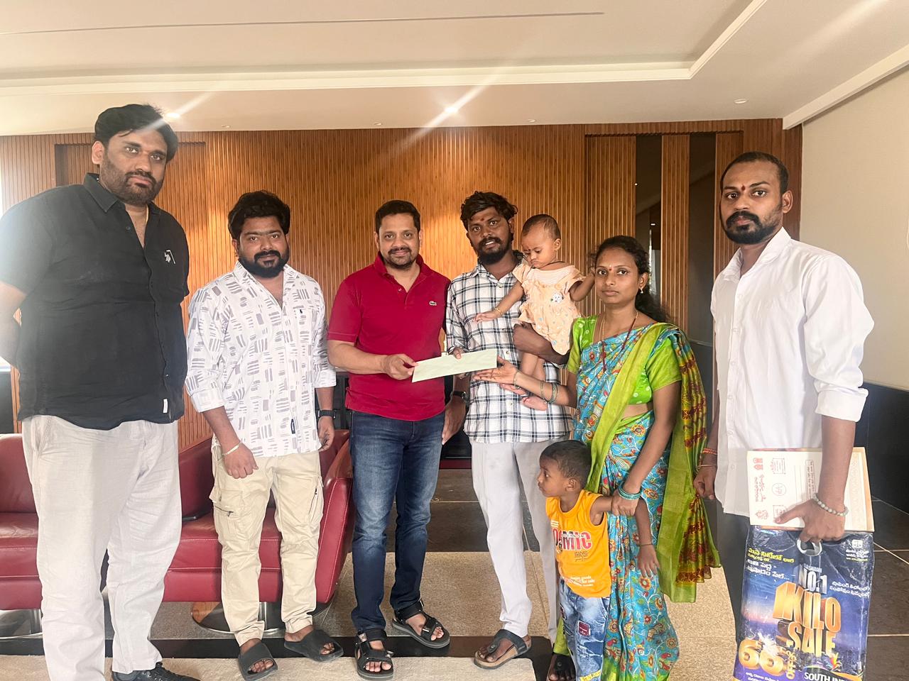కష్టకాలంలో సభ్యులకు అండగా నిలిచిన అల్లు అర్జున్ ఫ్యాన్స్ అసోసియేషన్