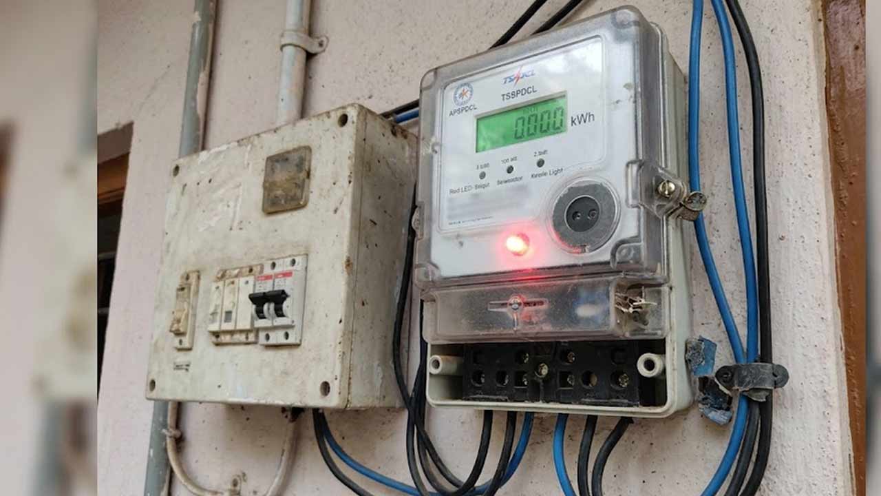Electricity Meter Red Light Blinking Fast? Here’s What It Could Mean