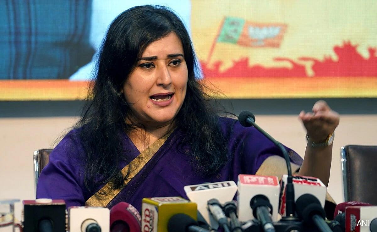 నీట్ వివాదంపై కేంద్రానికి బన్సూరి స్వరాజ్ మద్దతు..