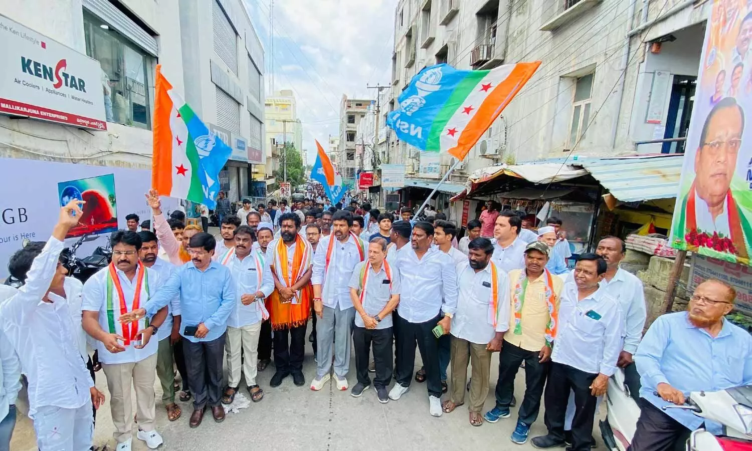 Venkateswarlu’s Long Padayatra Continues for Rahul Gandhi