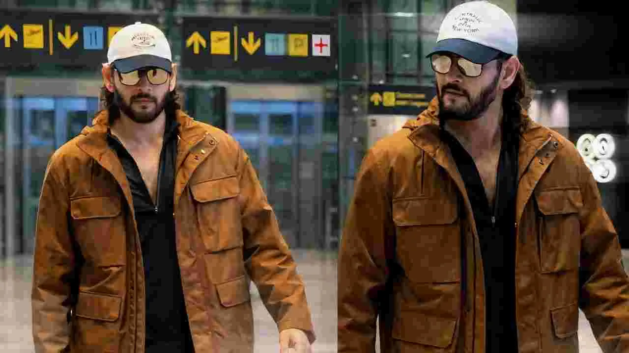 Mahesh Babu Returns to Hyderabad..Steals the Show with His Airport Look