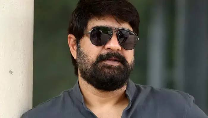 ‘మిస్టర్ మిడిల్ క్లాస్’తో శ్రీకాంత్ రీఎంట్రీ