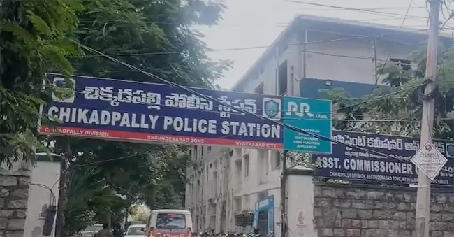 హైదరాబాద్‌లో ఎంబీబీఎస్‌ విద్యార్థిని మృతి