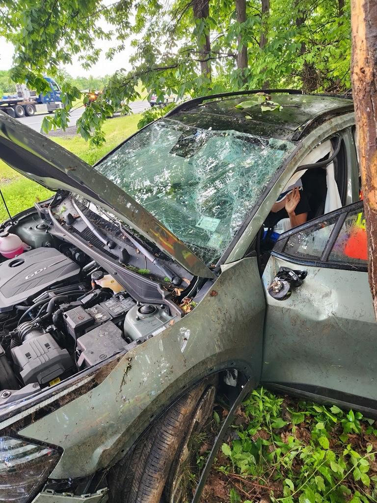 Former MP Madhuyashki Goud’s Wife Injured in US Car Accident