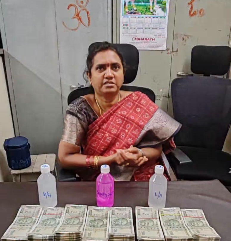 ఏసీబీకి చిక్కిన జీహెచ్ఎంసీ టౌన్ ప్లానింగ్ సూపర్వైజర్