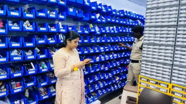 తెలంగాణలో ఆన్లైన్ మెడిసిన్ విక్రయాలపై చర్యలు.. 32 మెడికల్ షాపులకు నోటీసులు