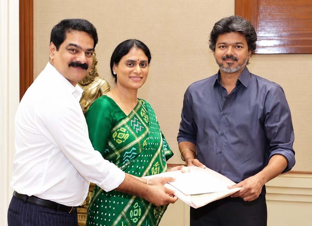 తమిళనాడు సీఎంను కలిసిన ఏపీ పీసీసీ చీఫ్ వైఎస్ షర్మిల
