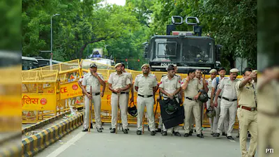 విద్యార్థుల నిరసనలతో ఢిల్లీలో పోలీసుల సెలవులు రద్దు