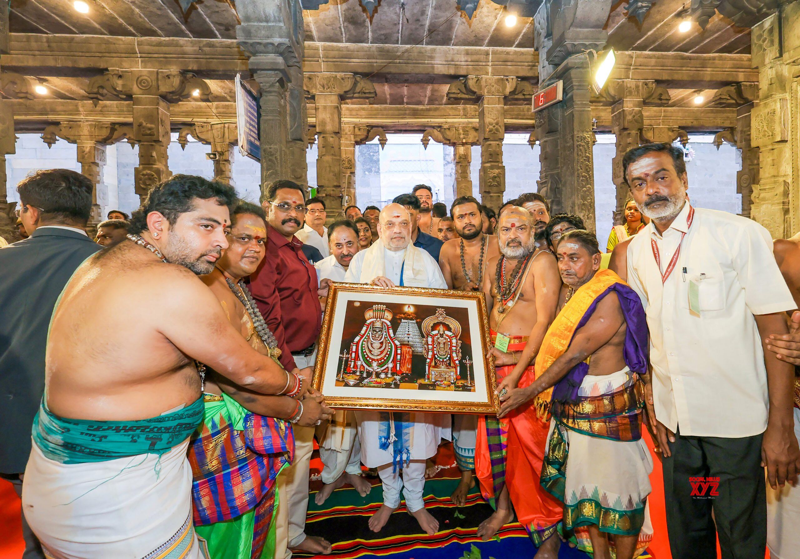 Amit Shah Offers Prayers at Arunachaleswarar Temple
