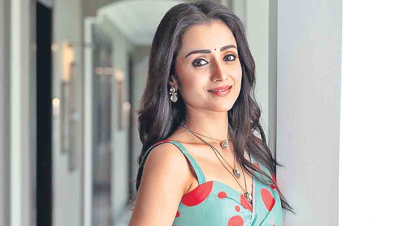 జారా బ్రాండ్‌పై త్రిష ఆగ్రహం..