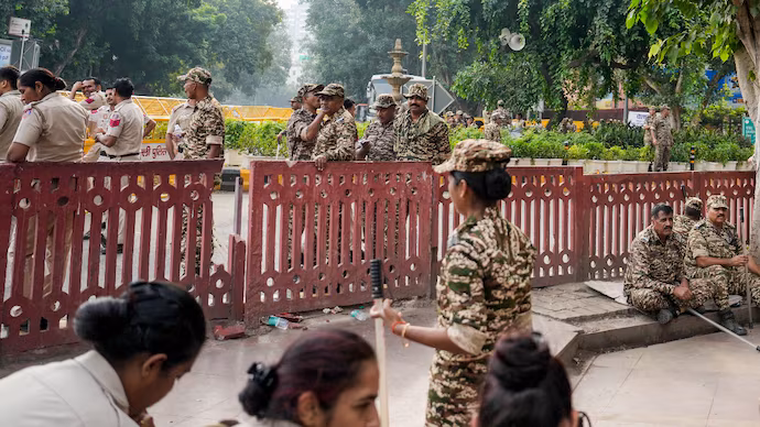 Delhi Police Restrict CJP Protest at Connaught Place Central Park