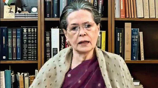 సోనియా గాంధీ ఆత్మకథ ‘బెలాంగింగ్’ ప్రచురణపై వివాదం