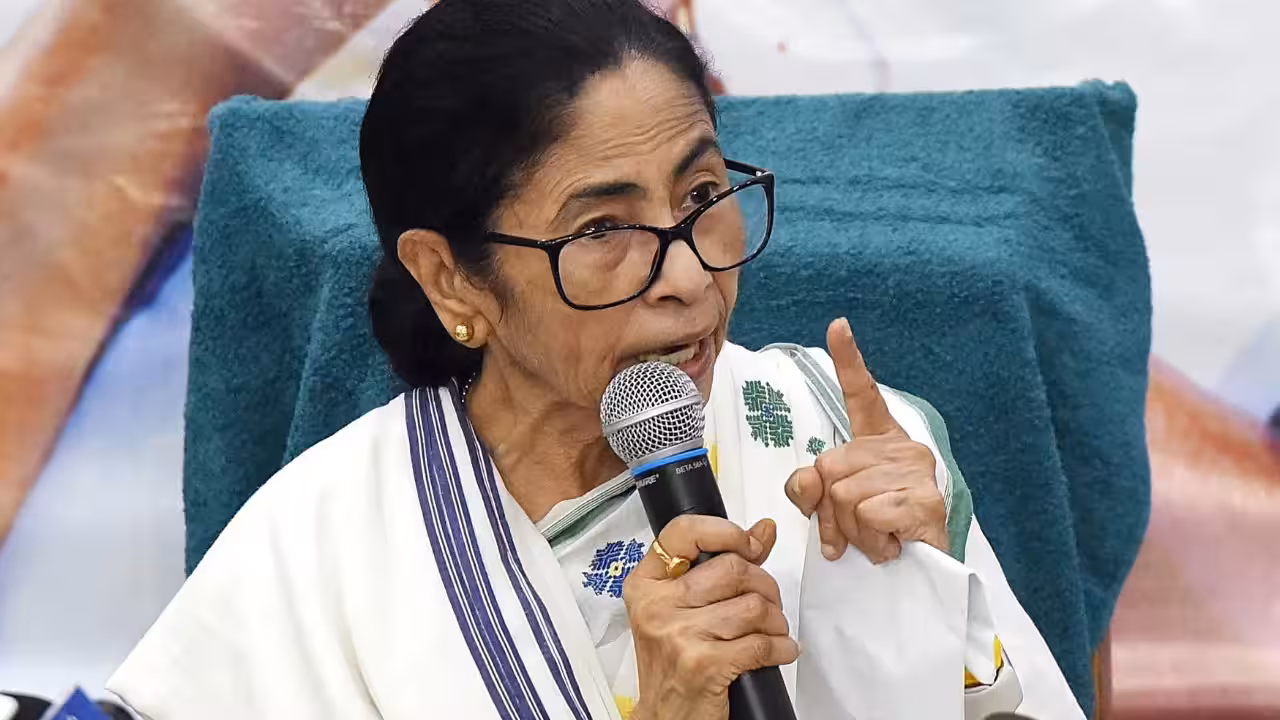 రెజీనగర్‌లో మమతా వర్గానికి బిగ్ ట్విస్ట్.. నామినేషన్ ఉపసంహరణపై అభ్యర్థి యూటర్న్!