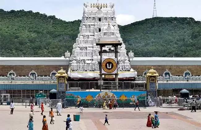 తిరుమలలో వీఐపీ బ్రేక్ దర్శనాల నిలిపివేత