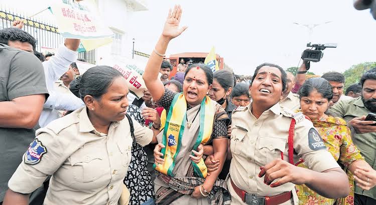 కన్నెపల్లి పంపుహౌస్‌ వద్ద ఆందోళనపై కవిత హెచ్చరిక