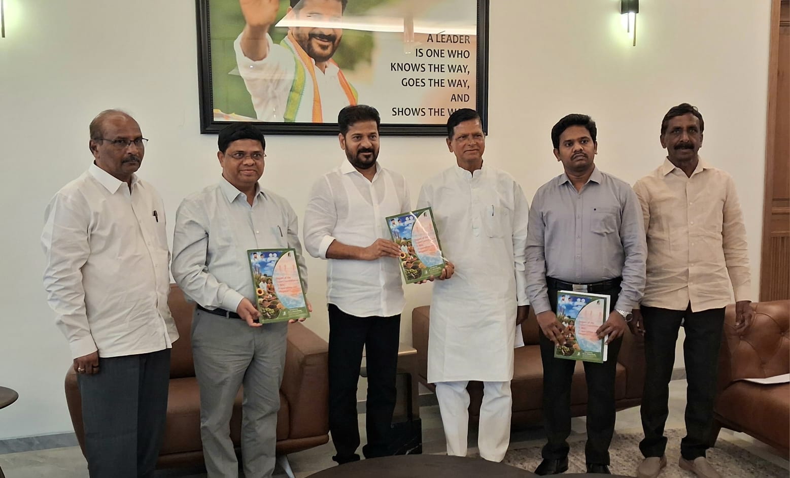 సెంట్రలైజ్డ్ కిచెన్ల చుట్టూ కూరగాయల సాగు.. సీఎం రేవంత్ సూచనలు