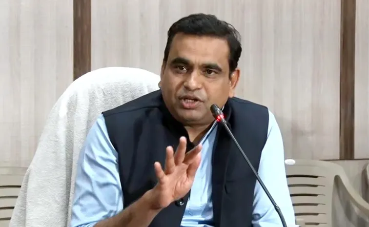Chamala Kiran Reddy Hits Back at KTR Ahead of Revanth Reddy’s Sircilla Visit