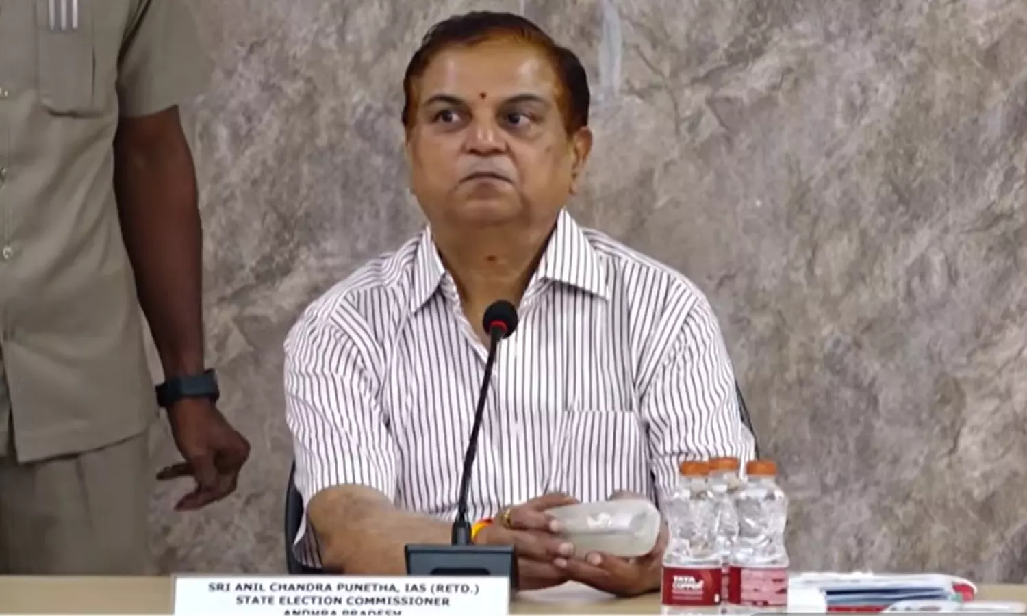 కలెక్టర్లు, ఎస్పీలకు ఏపీ ఎస్ఈసీ కీలక ఆదేశాలు