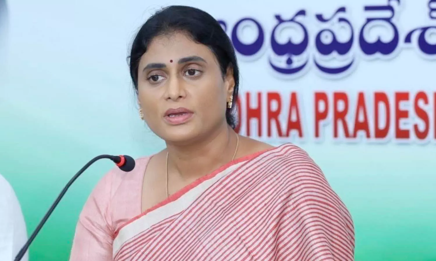 ప్రగతి రిపోర్ట్ కాదు.. మోసాల రిపోర్ట్ - షర్మిలా