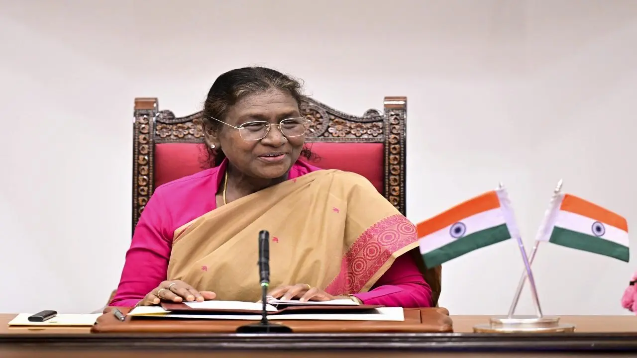 వందే మాతరానికి జాతీయ గీతంతో సమానమైన చట్టబద్ధ రక్షణ