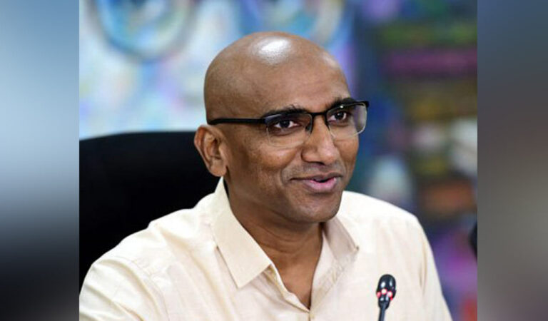 బండి భగీరథ బెయిల్‌పై రాజకీయ దుమారం..