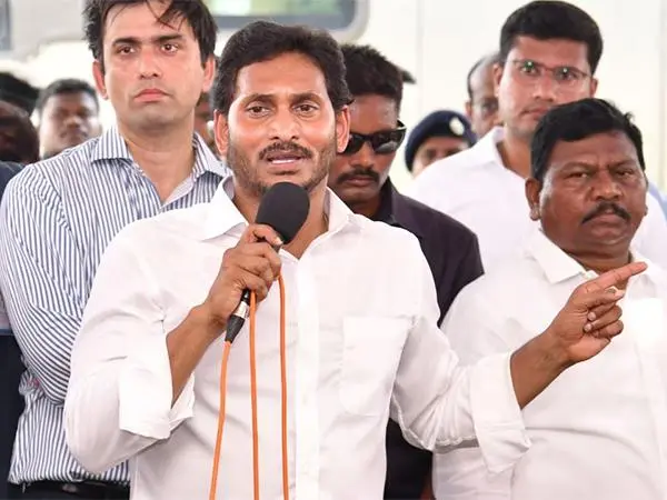 పోలింగ్ రోజున పులివెందులలో ఉంటా. భయపడొద్దు. వైఎస్  జగన్