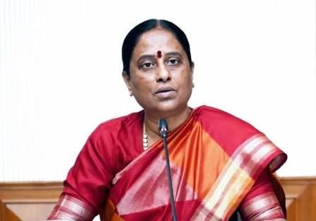 ఏఐసీసీ కార్యదర్శిని కలిసిన కొండ సురేఖ..
